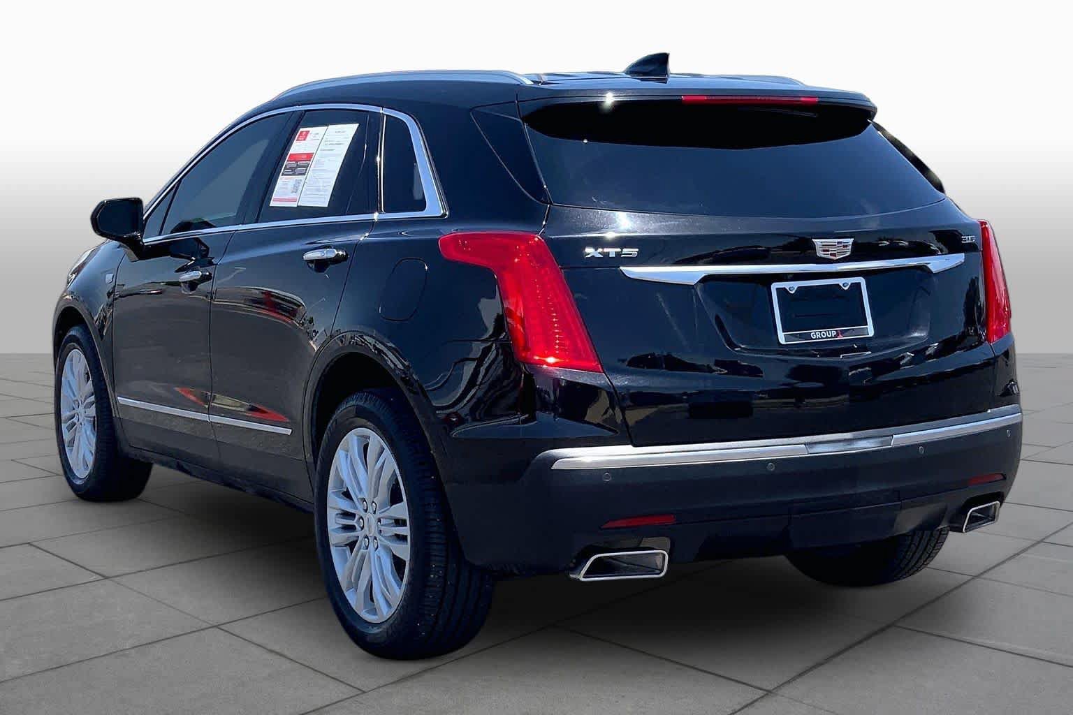 Used 2017 Cadillac XT5 Premium Luxury FWD image 12