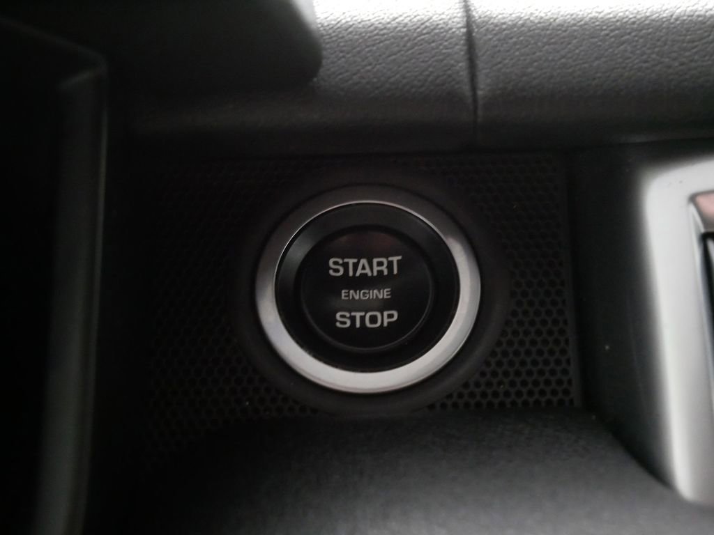 Used 2016 Land Rover Range Rover Sport SE image 24