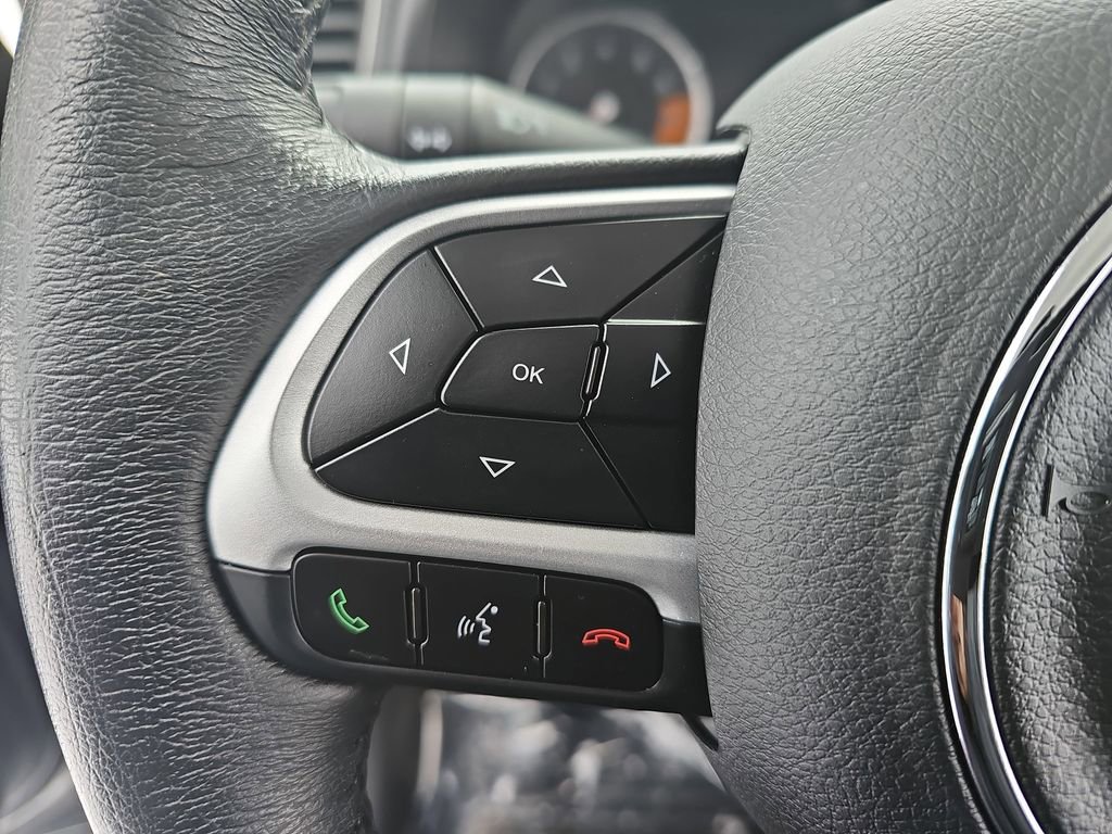 Used 2023 Jeep Renegade Limited image 16