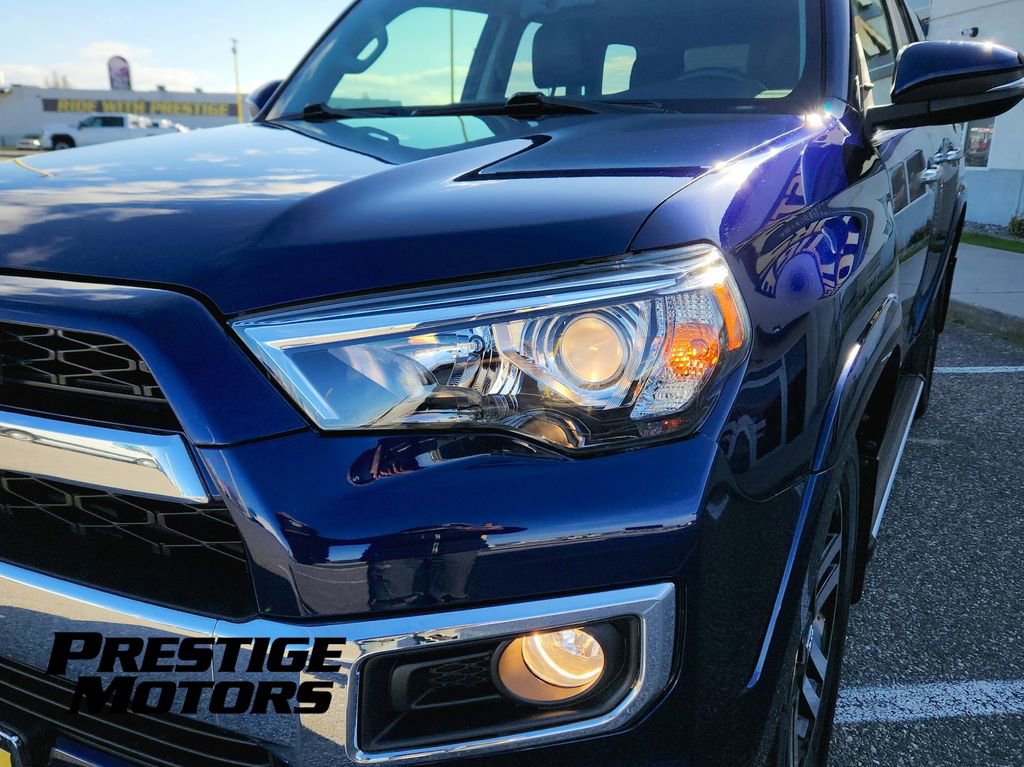 Used 2018 Toyota 4Runner Limited AWD/4WD image 29