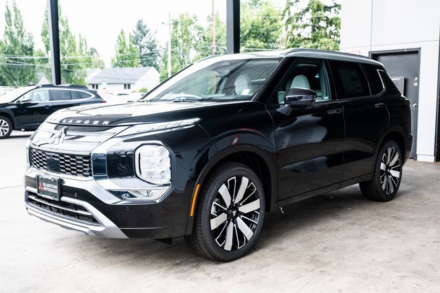 New 2025 Mitsubishi Outlander AWD image 3