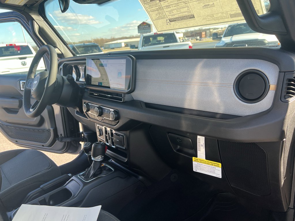 New 2025 Jeep Gladiator Sport AWD/4WD image 12