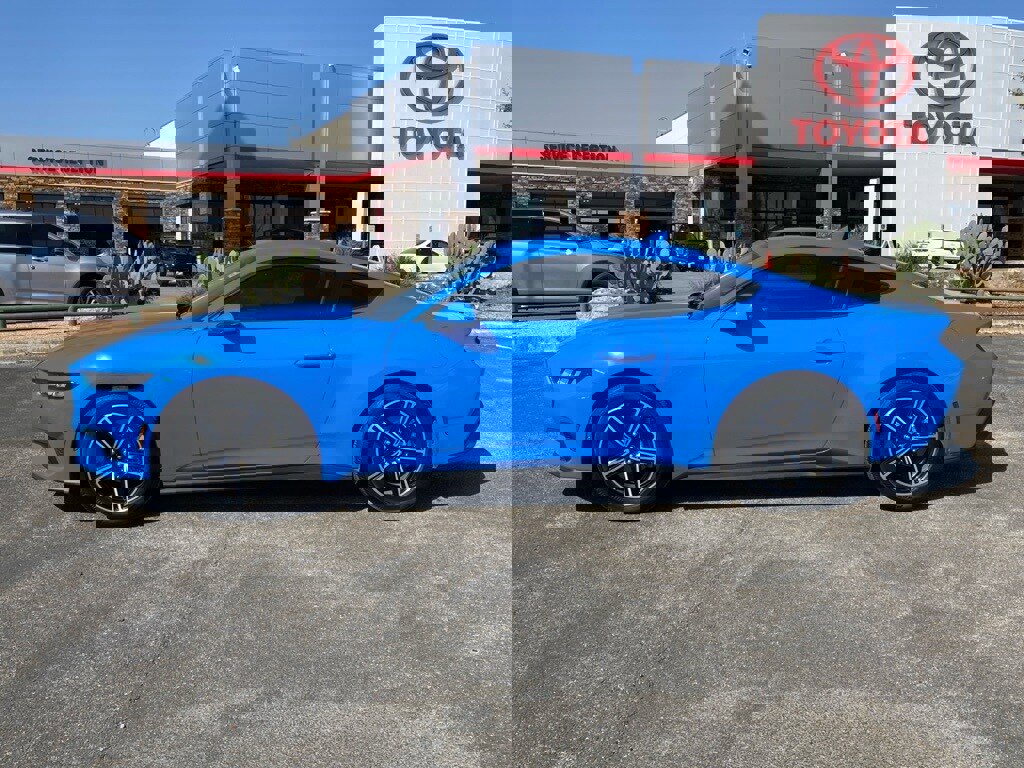 Used 2024 Ford Mustang Coupe image 8