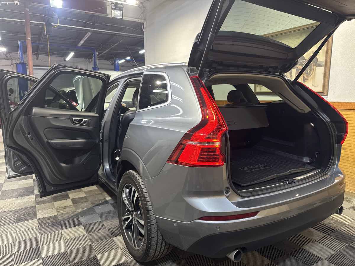 Used 2019 Volvo XC60 T6 Momentum w/ Multimedia Package AWD/4WD image 13