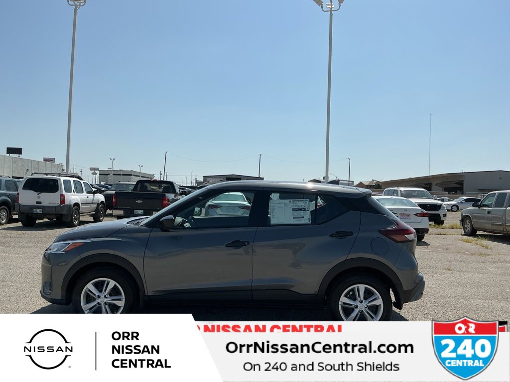 New 2025 Nissan Kicks Play S image 8