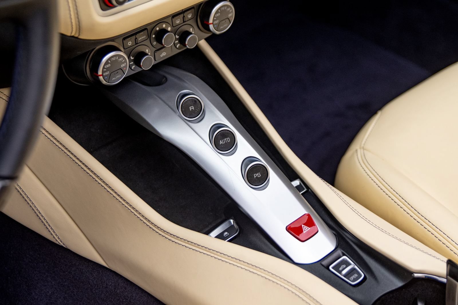 Used 2016 Ferrari California T RWD image 30