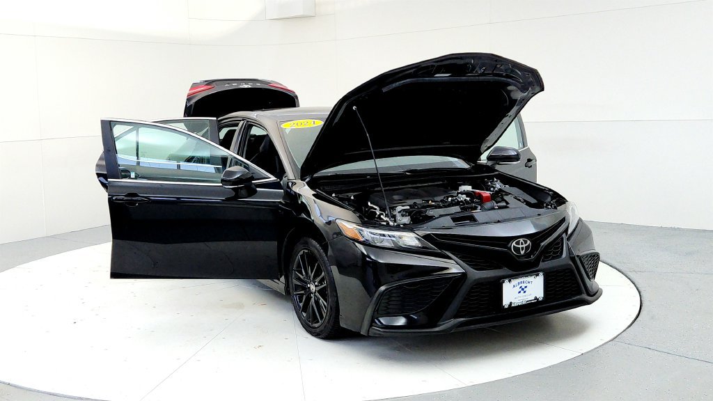 Certified 2024 Toyota Camry SE FWD image 9