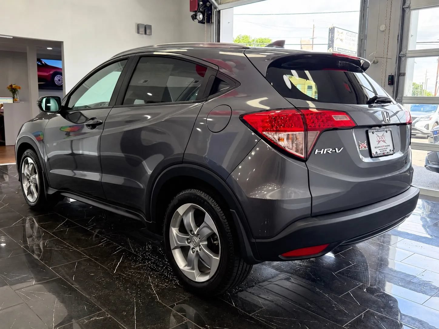 Used 2016 Honda HR-V EX-L image 4