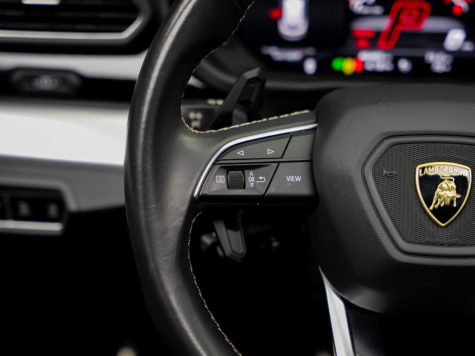 Used 2020 Lamborghini Urus image 43