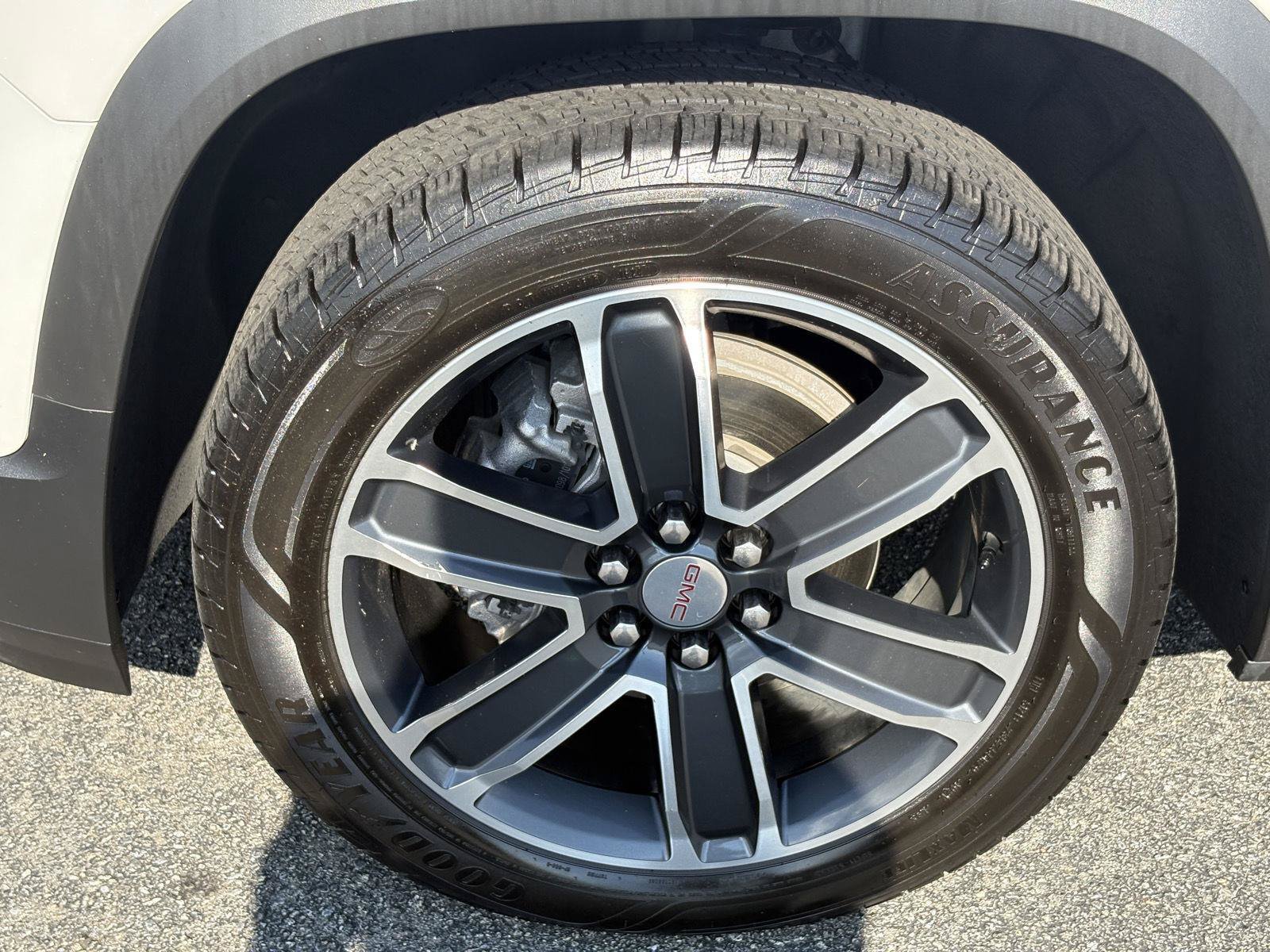 Used 2021 GMC Acadia SLT w/ Premium Package FWD image 18