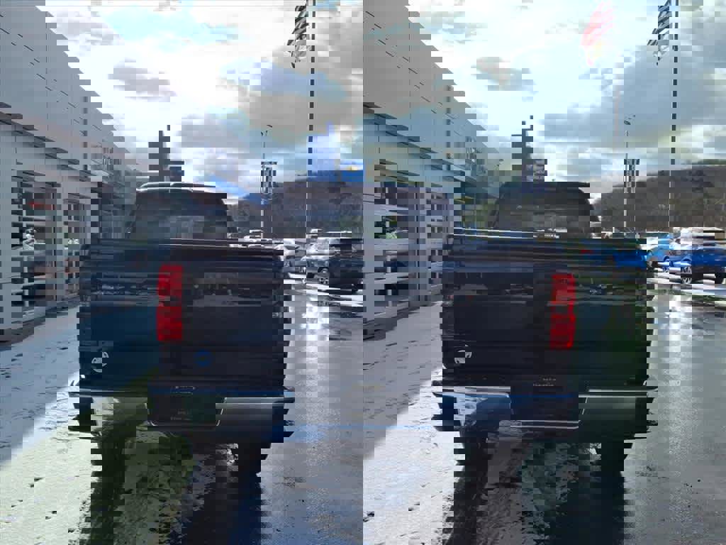 Used 2018 Chevrolet Silverado 1500 LT w/ All Star Edition image 5