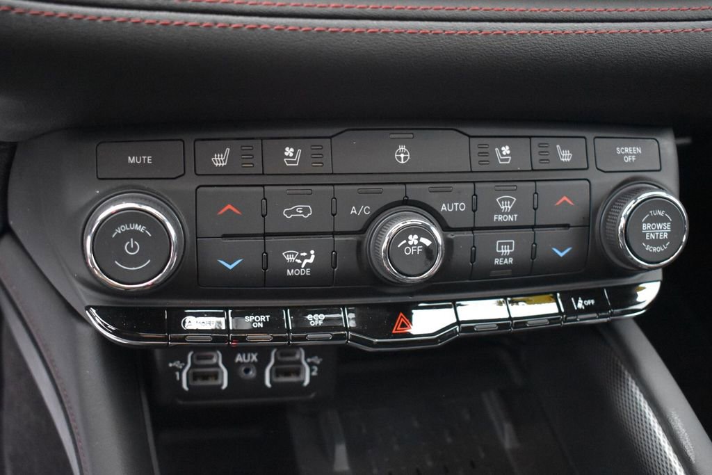 Used 2025 Dodge Durango GT image 39