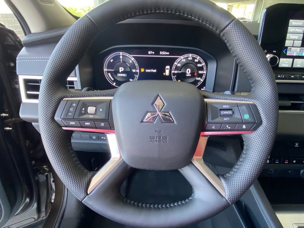New 2023 Mitsubishi Outlander SEL image 17