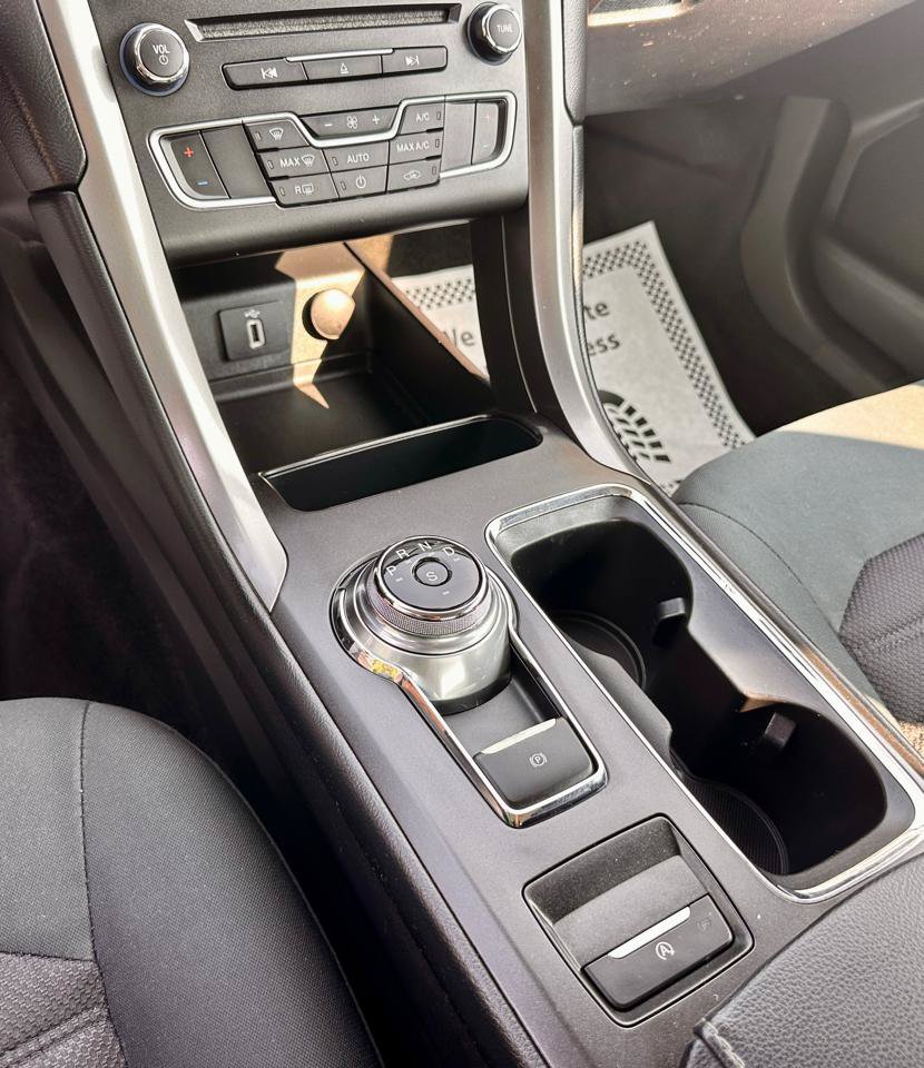 Used 2017 Ford Fusion SE w/ Fusion SE Technology Package FWD image 39