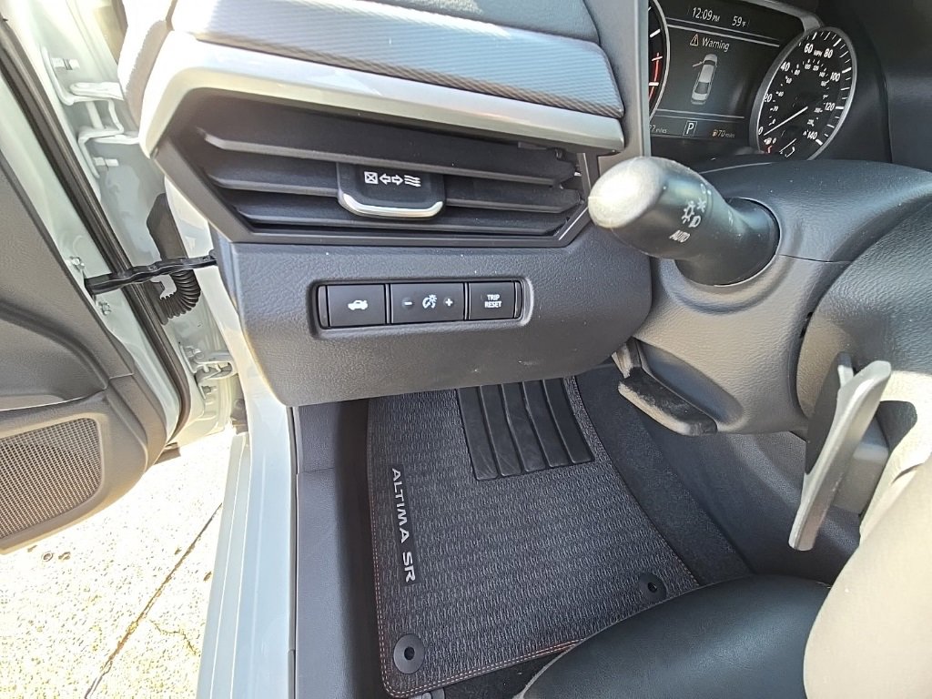 Used 2024 Nissan Altima 2.5 SR image 10