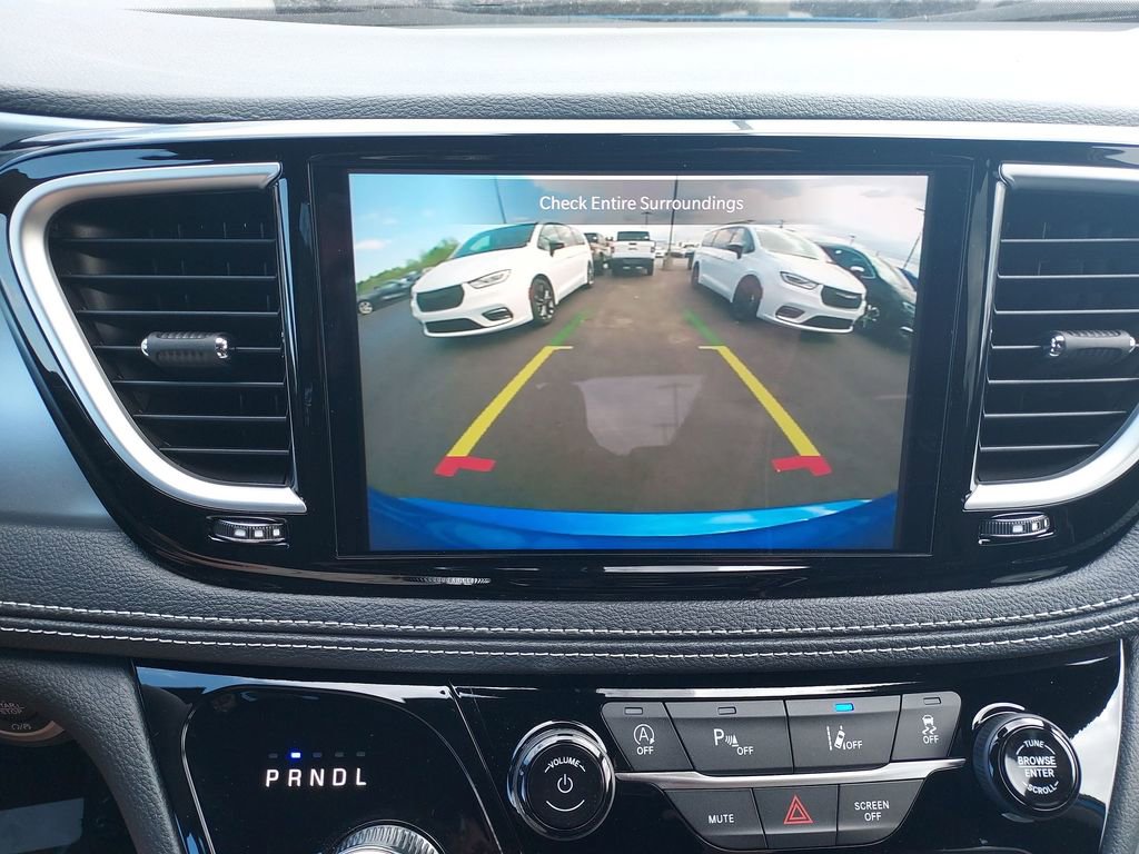 New 2026 Chrysler Pacifica Limited w/ S Appearance Package FWD image 23