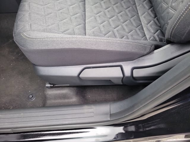 New 2026 Nissan Kicks SV w/ SV Premium Package FWD image 9