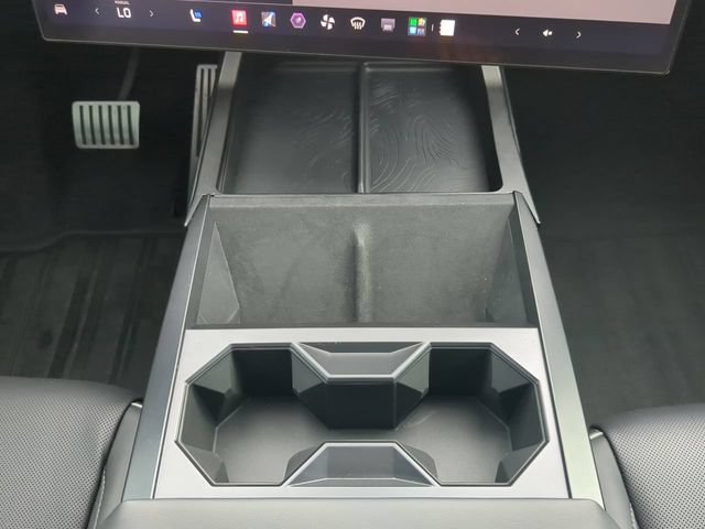 Used 2024 Tesla Cybertruck AWD Crew Cab image 18