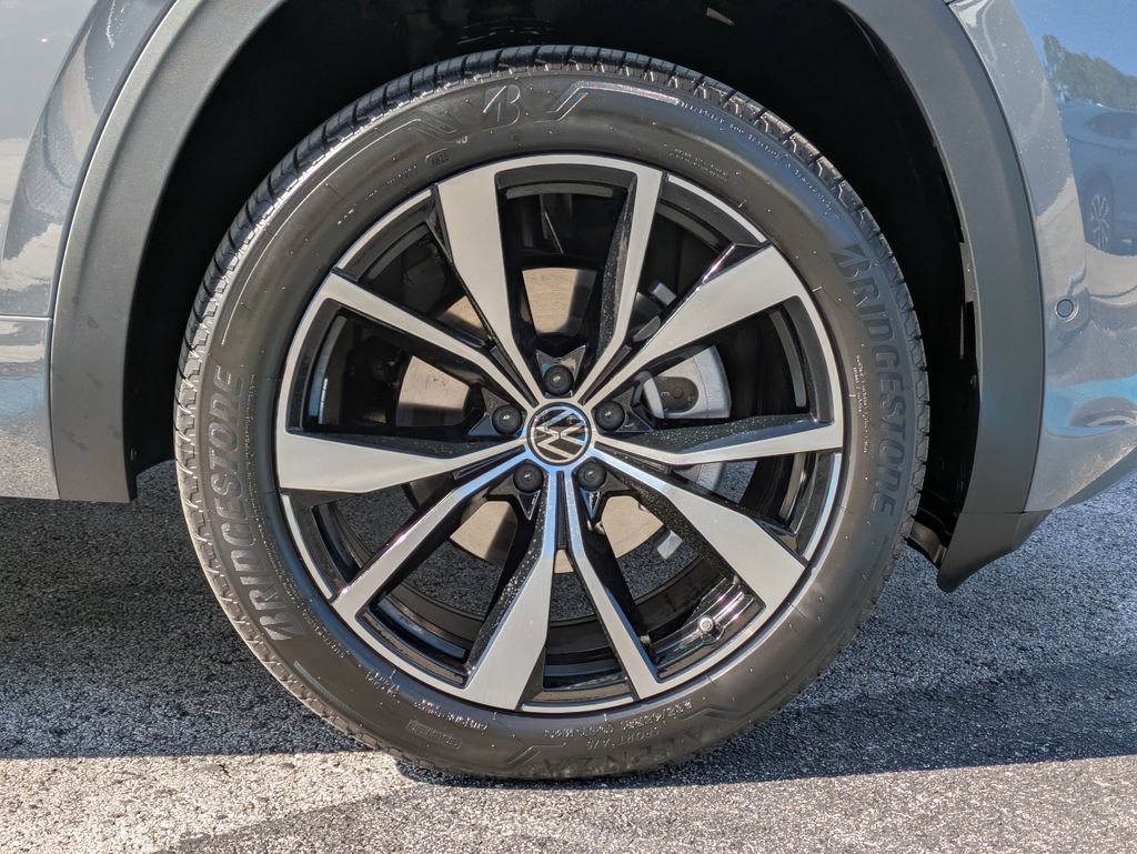 New 2026 Volkswagen Atlas Cross Sport SEL Premium R-Line AWD/4WD image 11