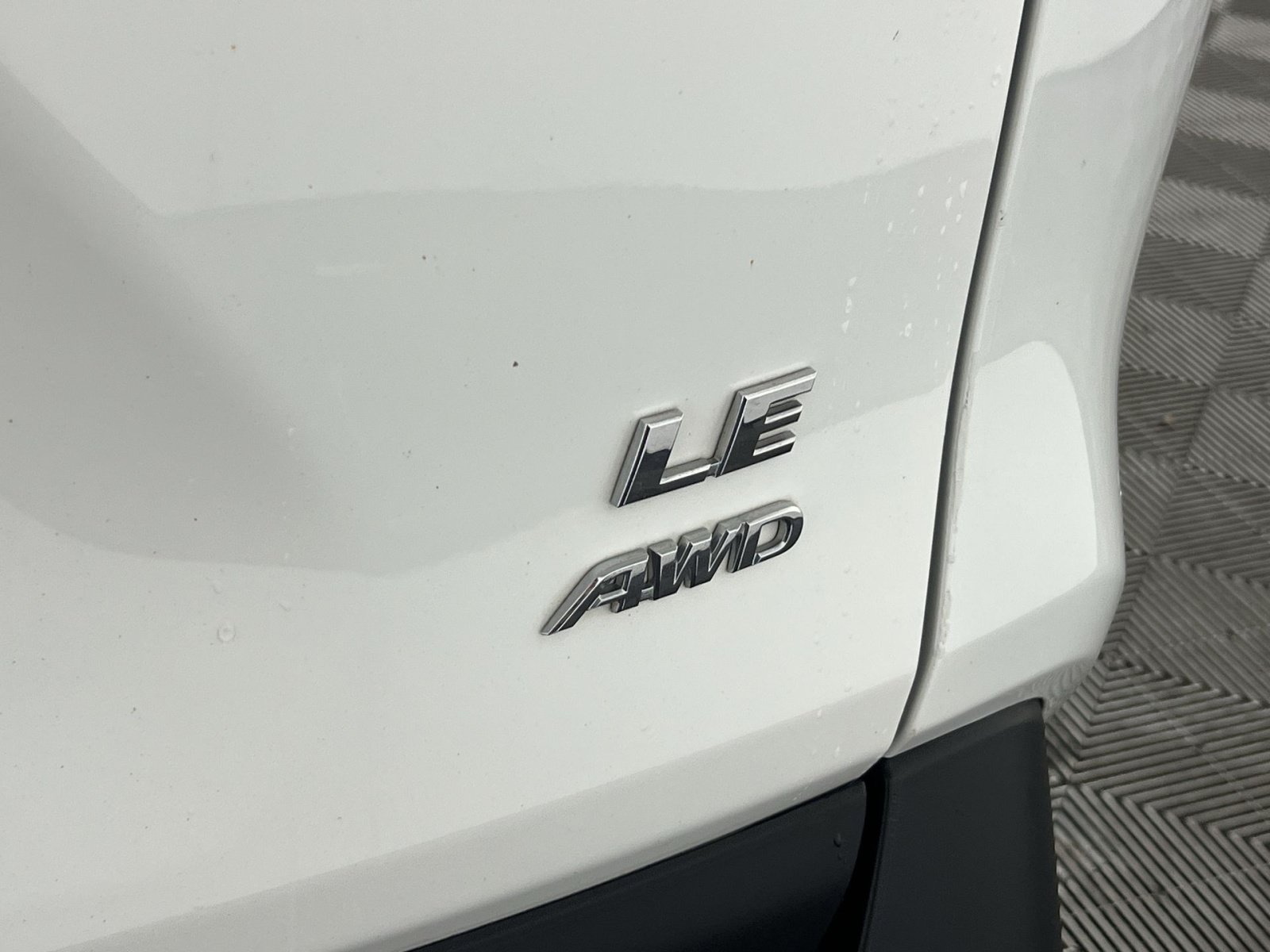 Used 2021 Toyota RAV4 LE AWD/4WD image 26