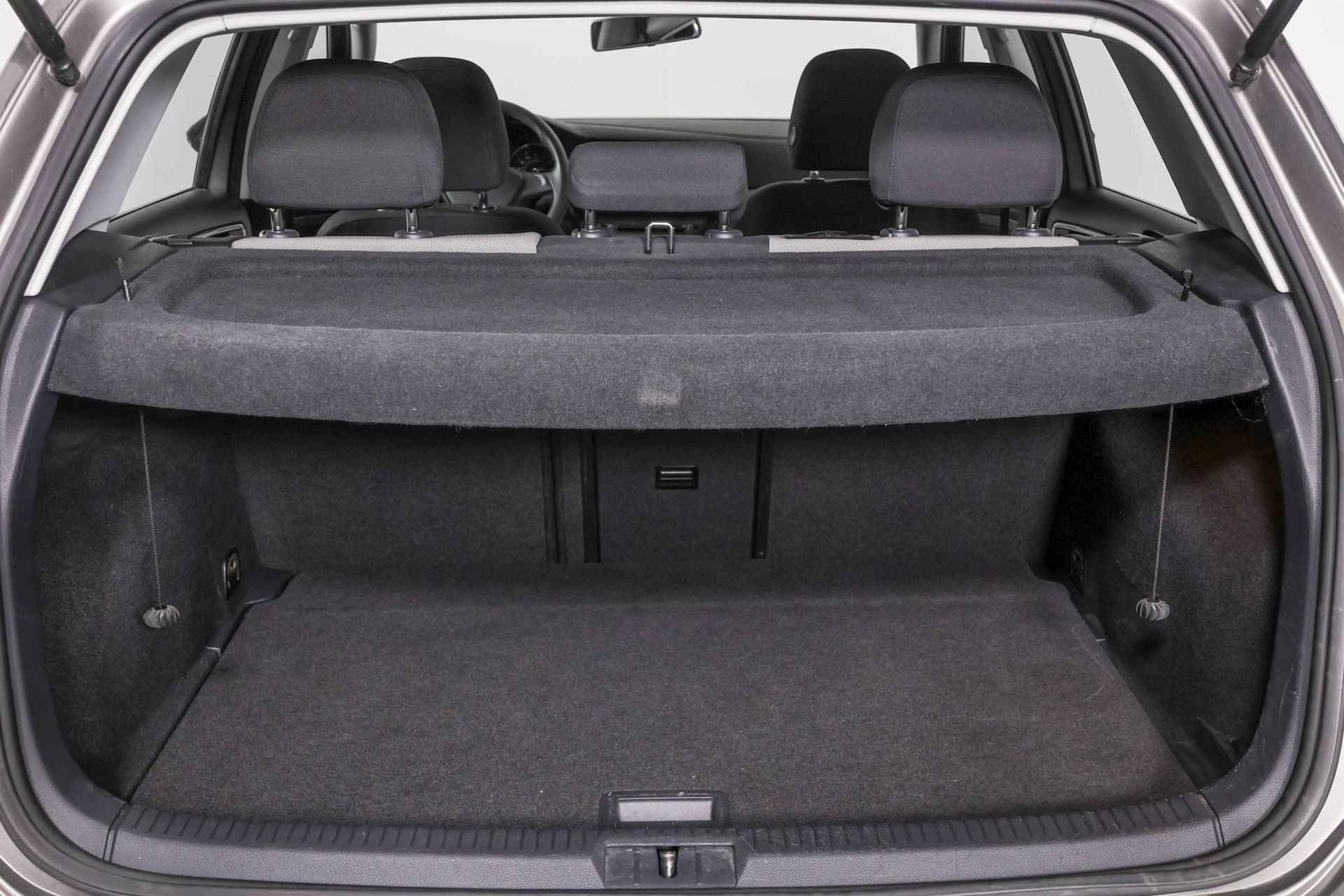 Used 2016 Volkswagen e-Golf SE w/ DC Fast Charging Package FWD image 37