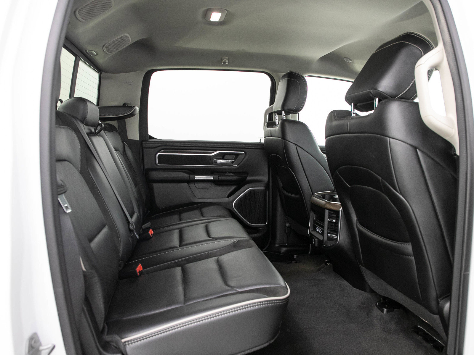 Used 2022 RAM 1500 Laramie AWD/4WD image 15