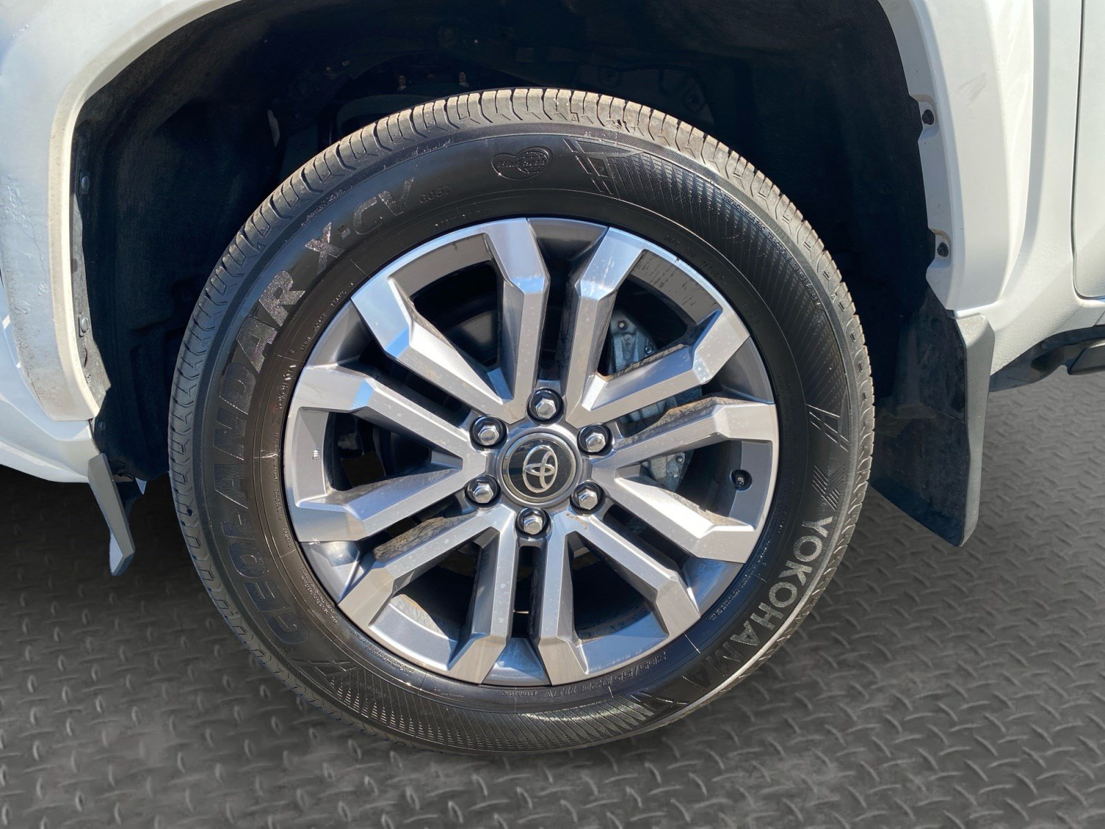 Used 2025 Toyota 4Runner Limited AWD/4WD image 40