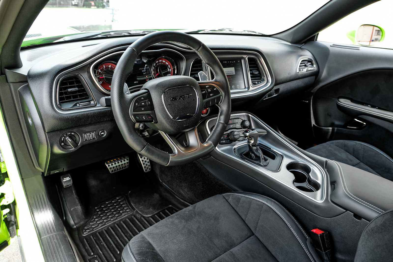 Used 2015 Dodge Challenger SRT Hellcat RWD image 3