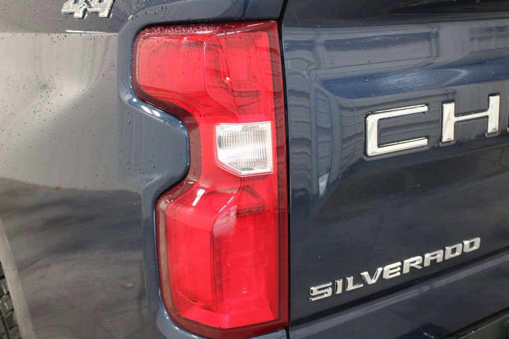 Used 2023 Chevrolet Silverado 1500 LTZ AWD/4WD image 18