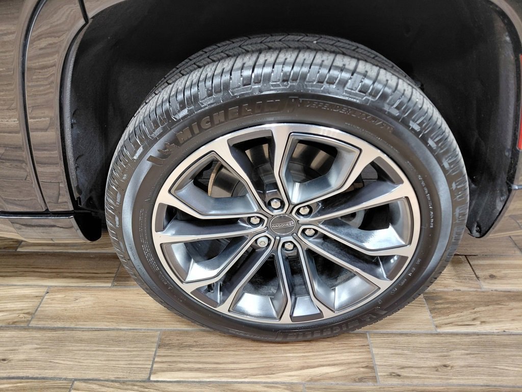 Used 2022 Jeep Grand Wagoneer Series III image 16