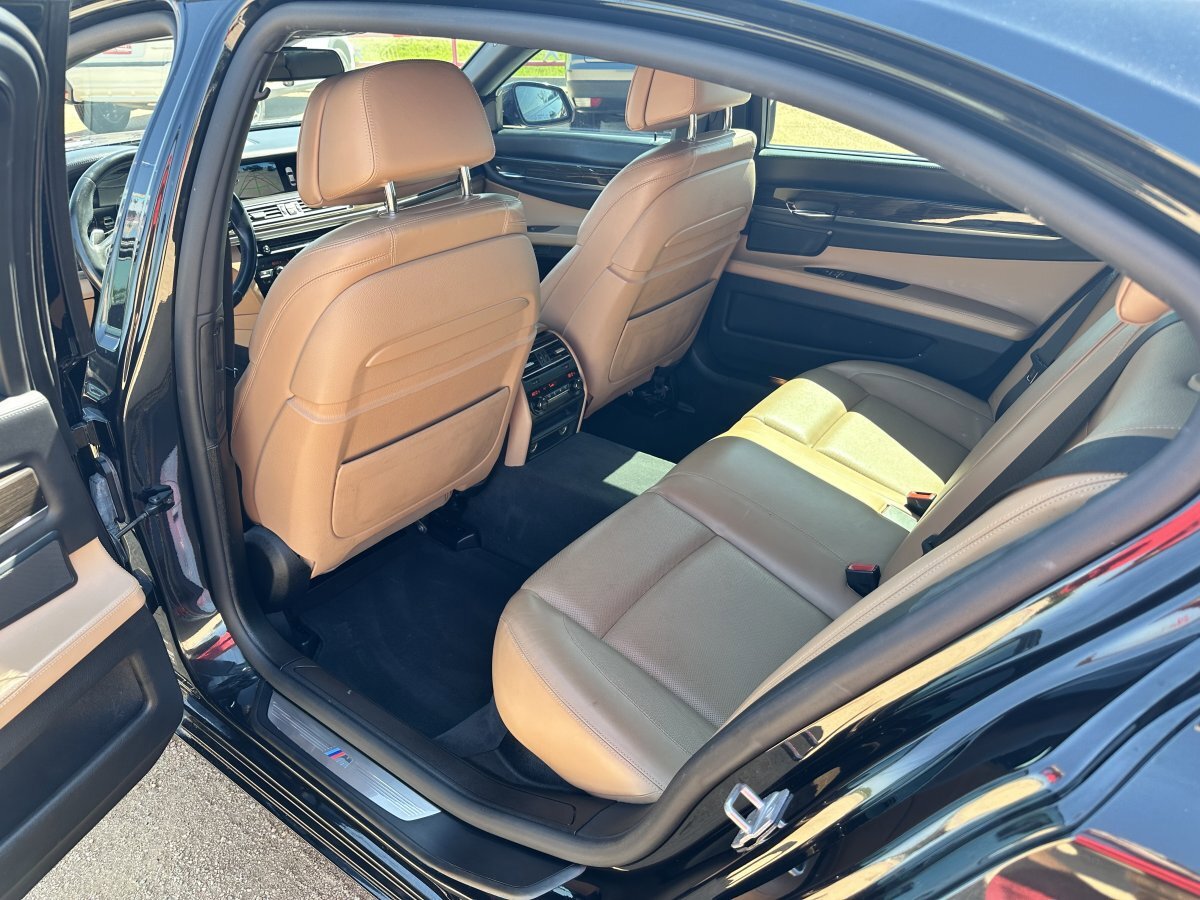 Used 2014 BMW 750Li RWD image 19