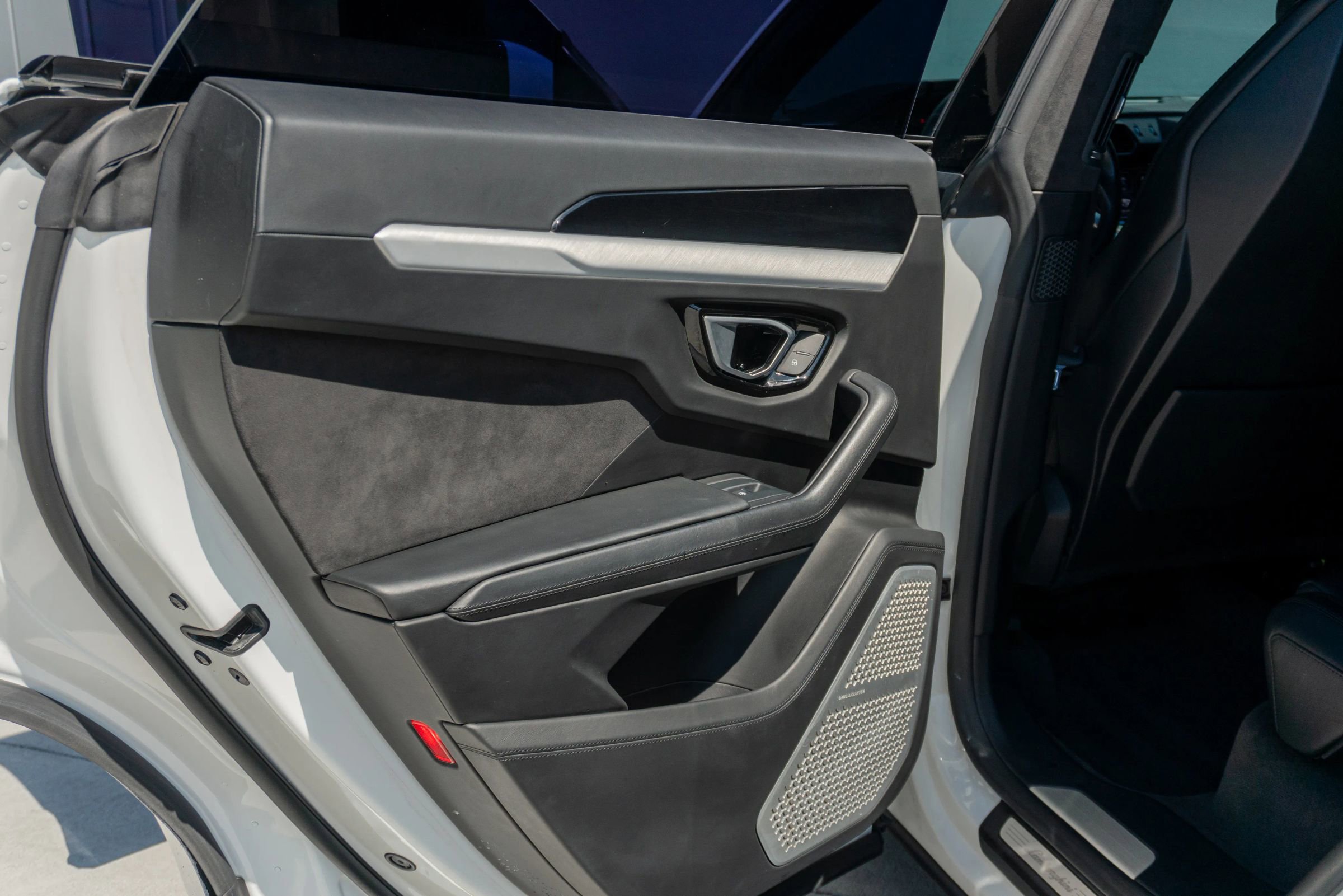 Used 2019 Lamborghini Urus AWD/4WD image 67