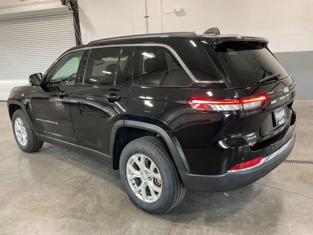 Used 2023 Jeep Grand Cherokee Limited image 4