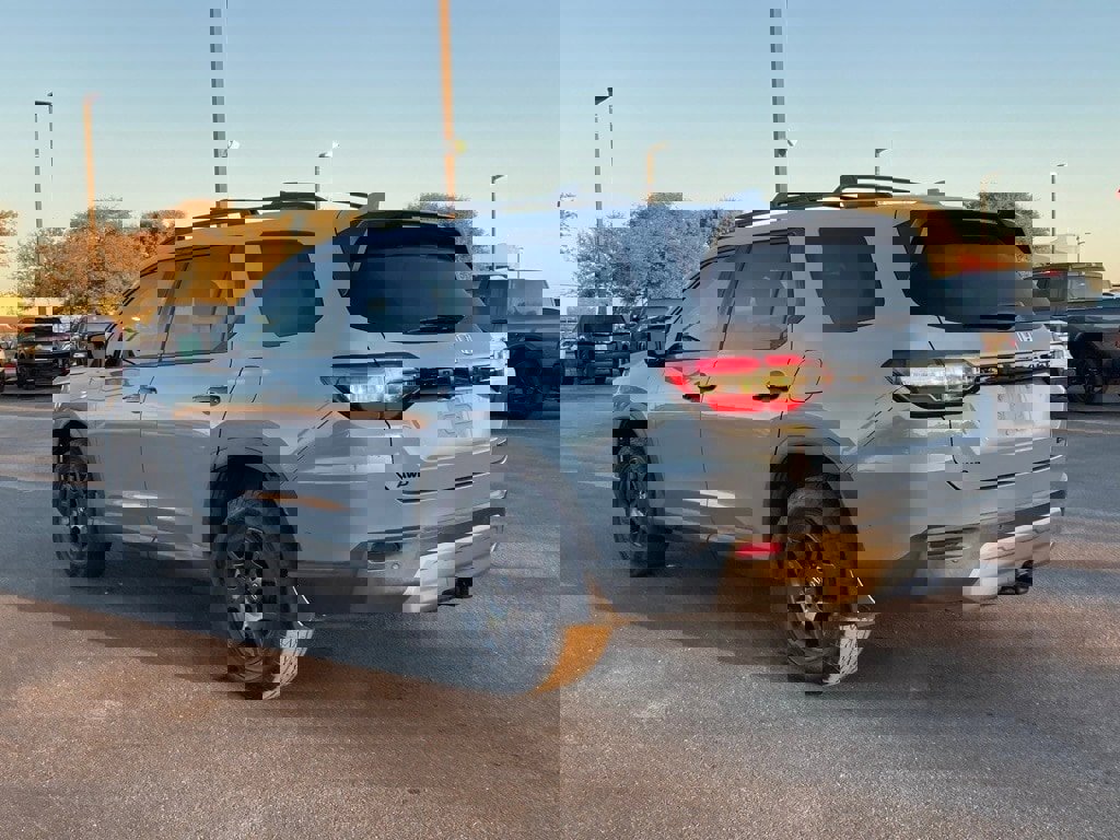 Used 2024 Honda Pilot TrailSport image 7