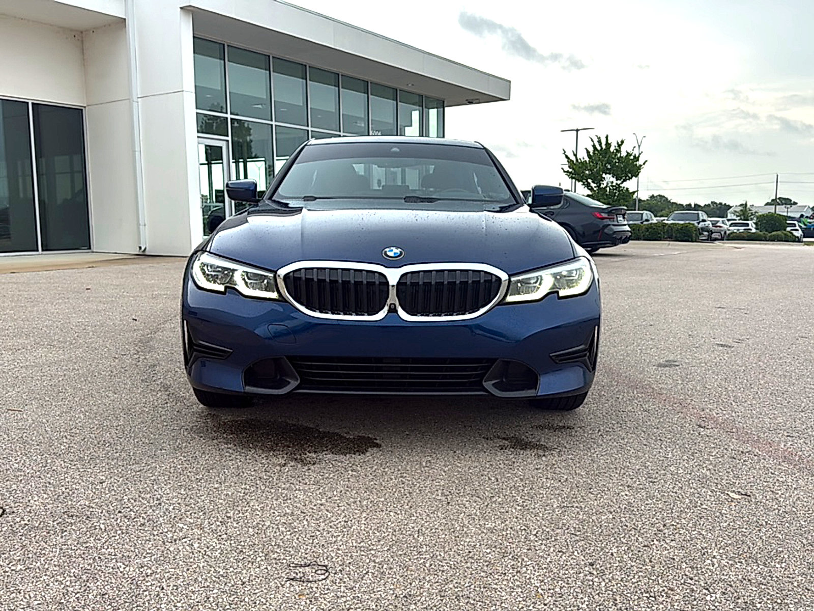 Used 2019 BMW 330i xDrive Sedan w/ Premium Package AWD/4WD image 2