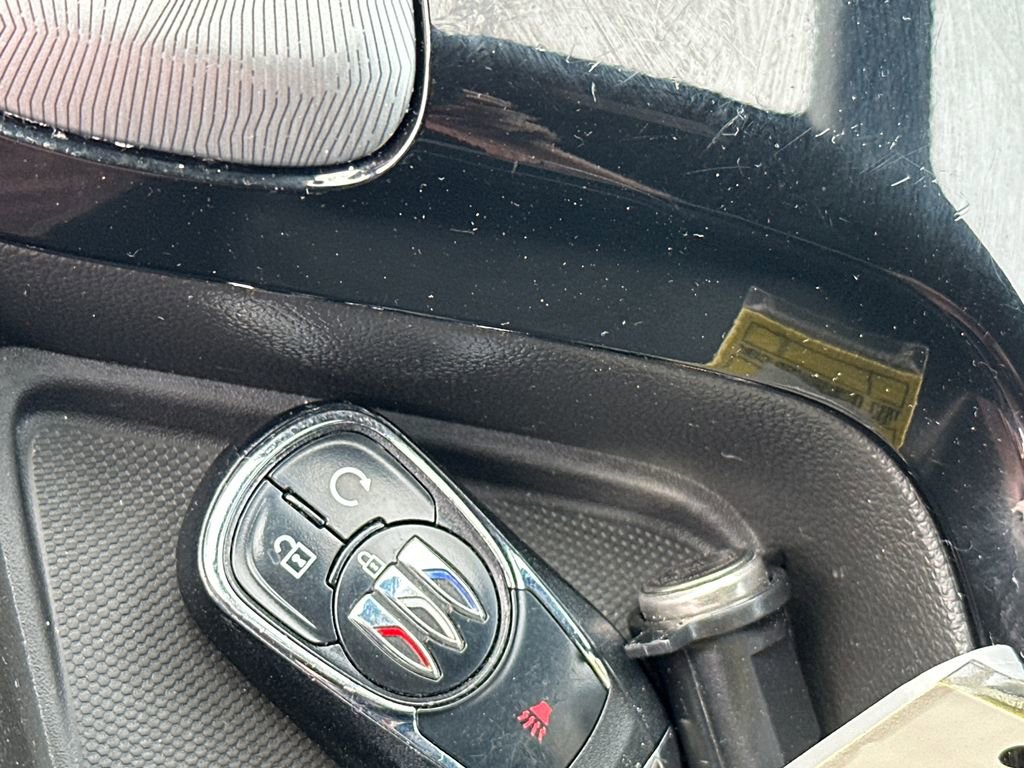 Used 2025 Buick Envista Sport Touring image 34