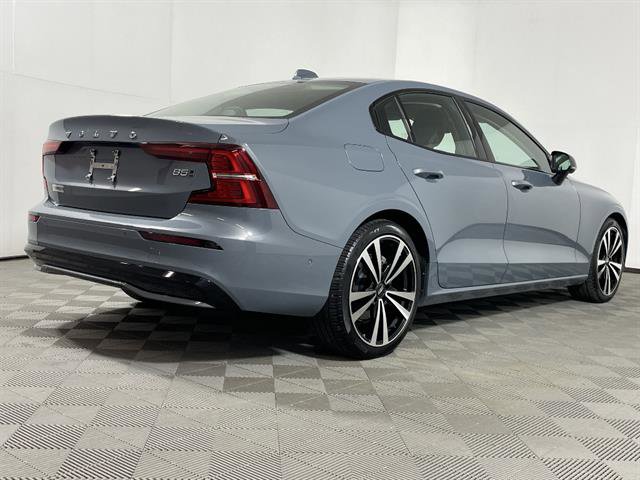 Used 2023 Volvo S60 B5 Plus image 7