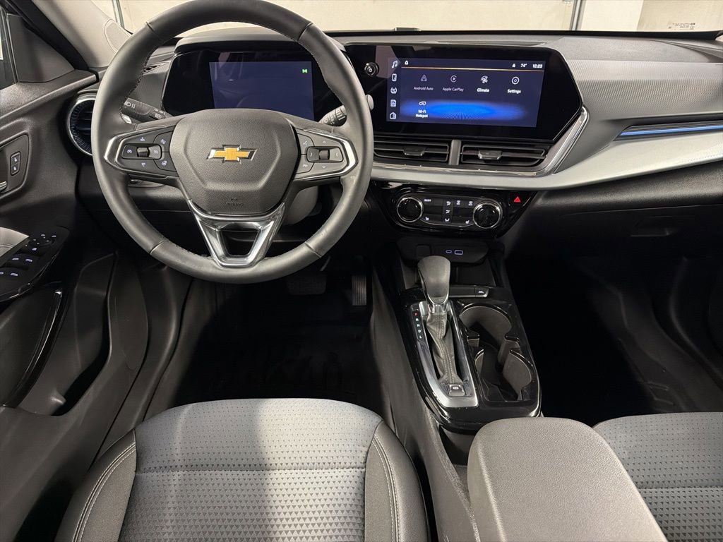 Used 2025 Chevrolet Trax LT w/ Driver Confidence Package FWD image 8