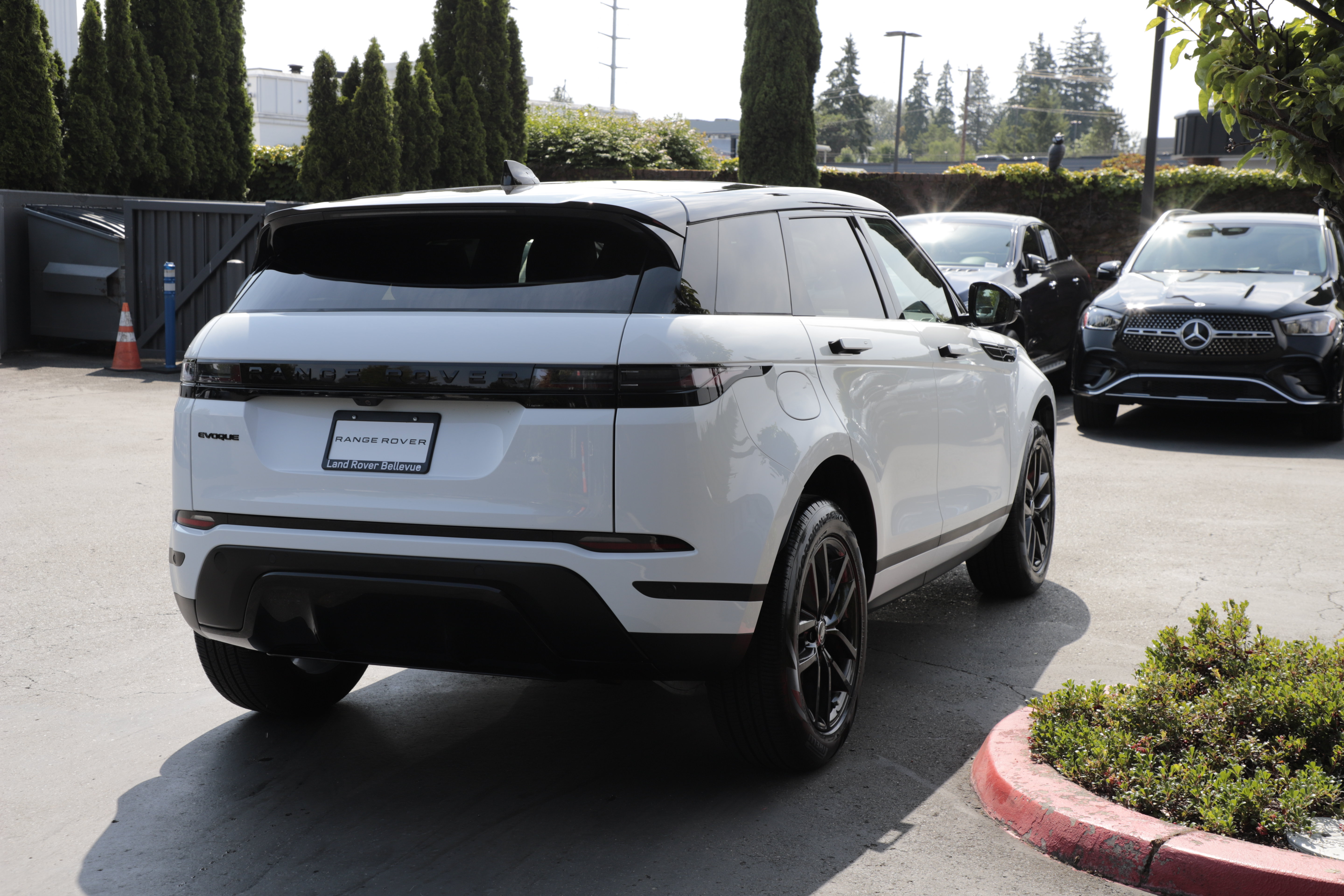 Used 2024 Land Rover Range Rover Evoque S AWD/4WD image 10