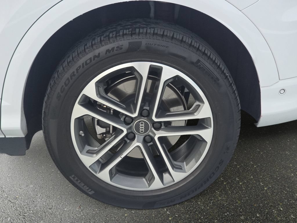 Certified 2025 Audi Q5 Premium w/ Convenience Package AWD/4WD image 26