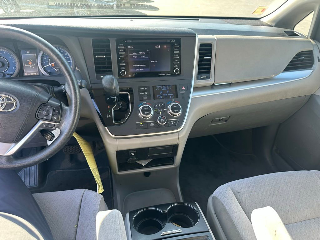 Used 2020 Toyota Sienna LE w/ Carpet Mat Package image 10