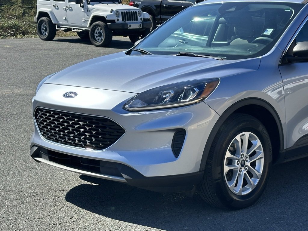Used 2022 Ford Escape SE image 31