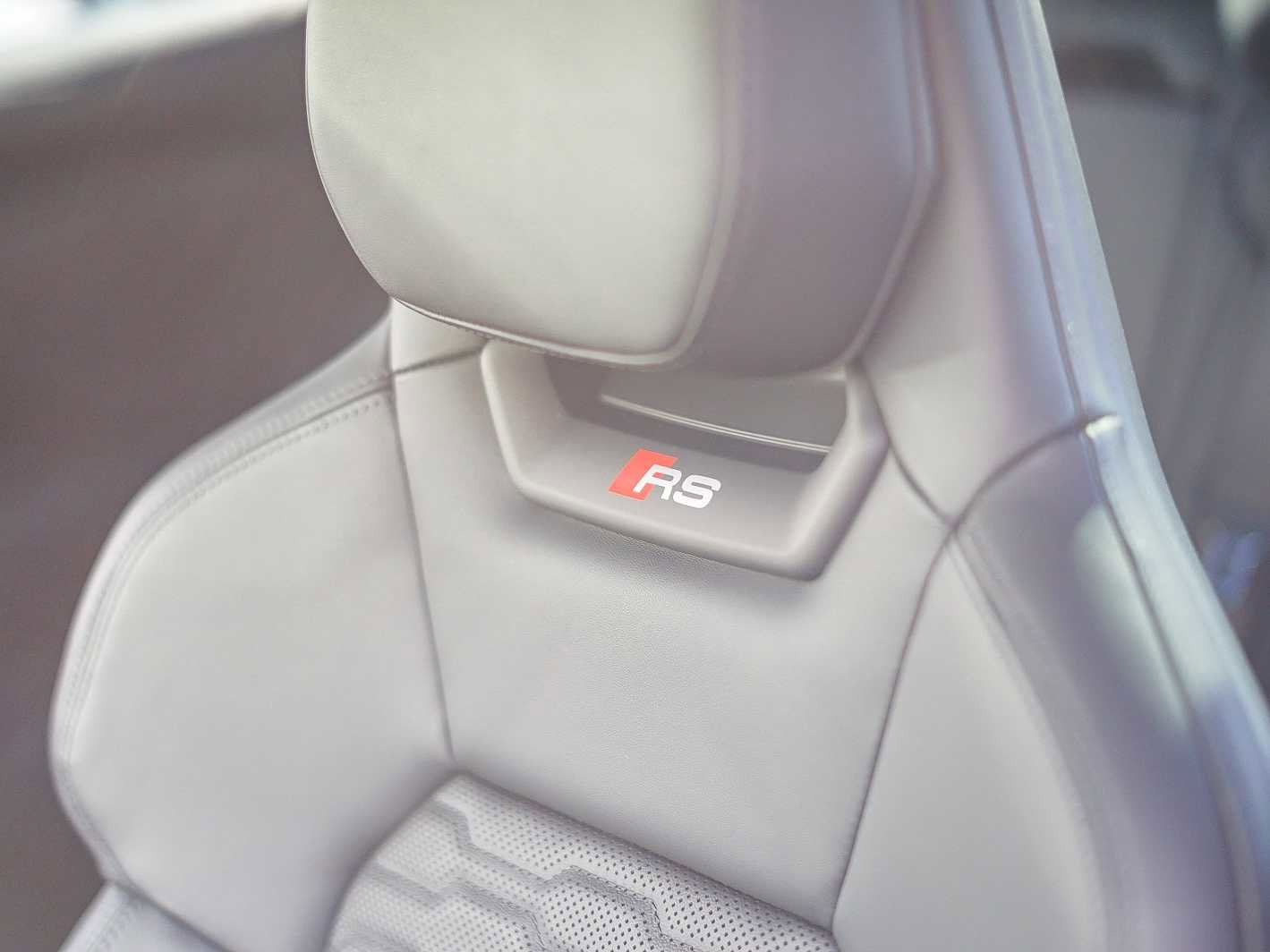 Used 2024 Audi RS e-tron GT w/ Carbon Performance Package image 29