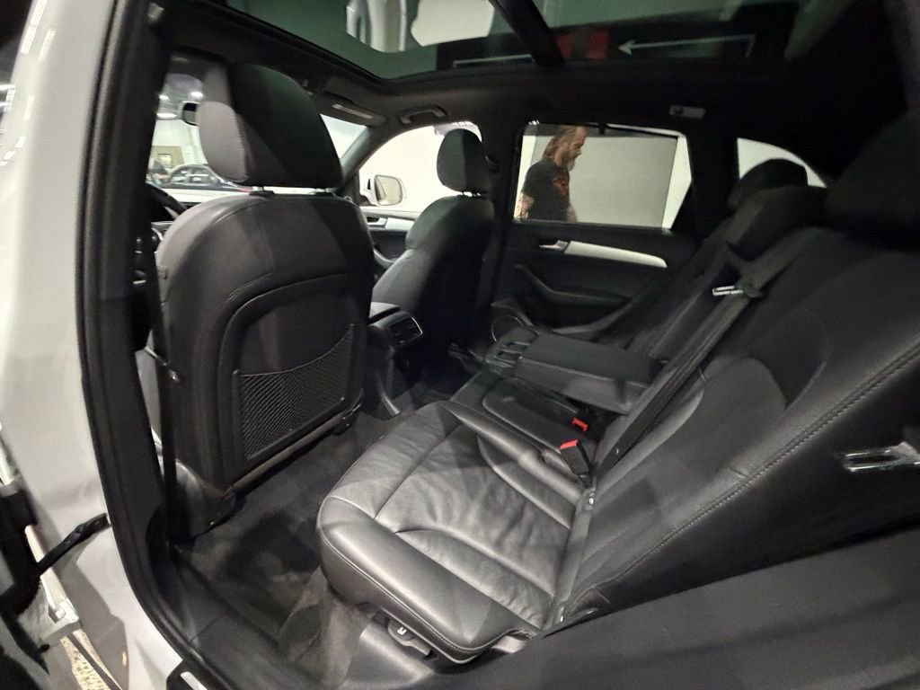 Used 2013 Audi Q5 3.0T Prestige AWD/4WD image 24