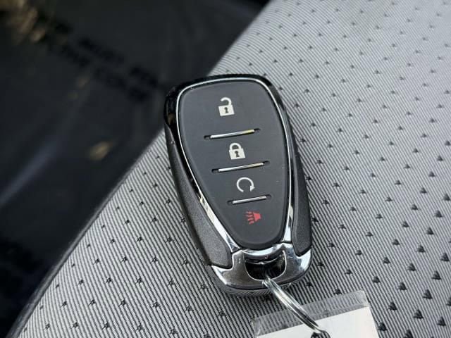 Used 2025 Chevrolet Trax LT FWD image 30