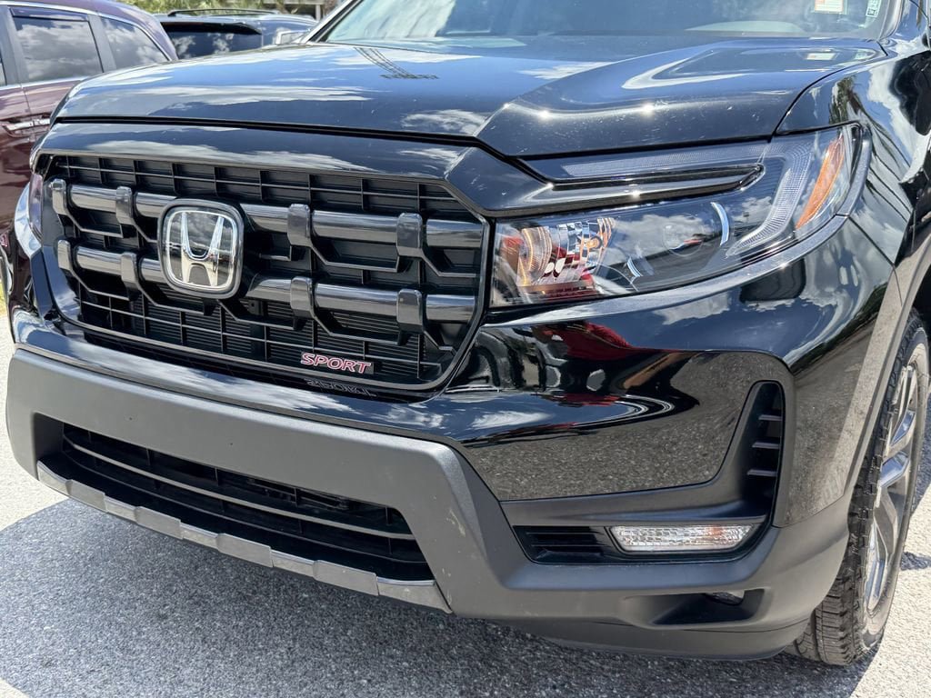 Used 2025 Honda Ridgeline Sport image 10