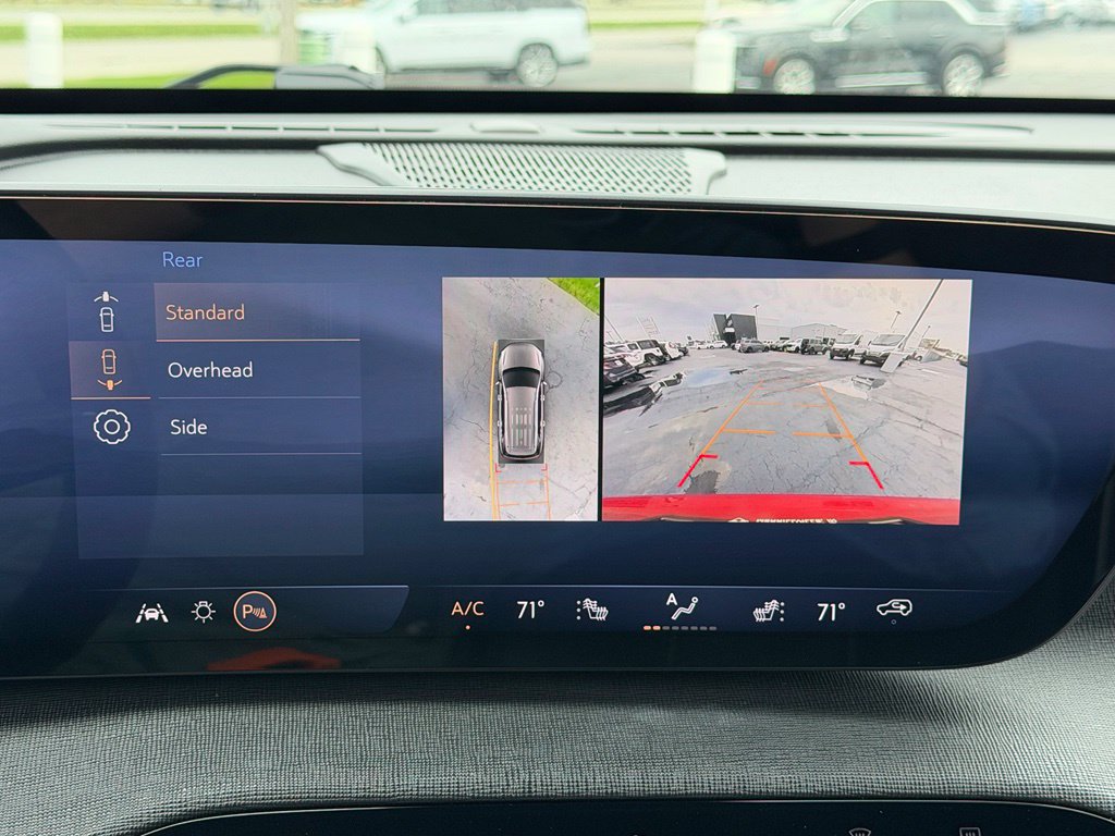 Used 2025 Buick Enclave Preferred AWD/4WD image 28
