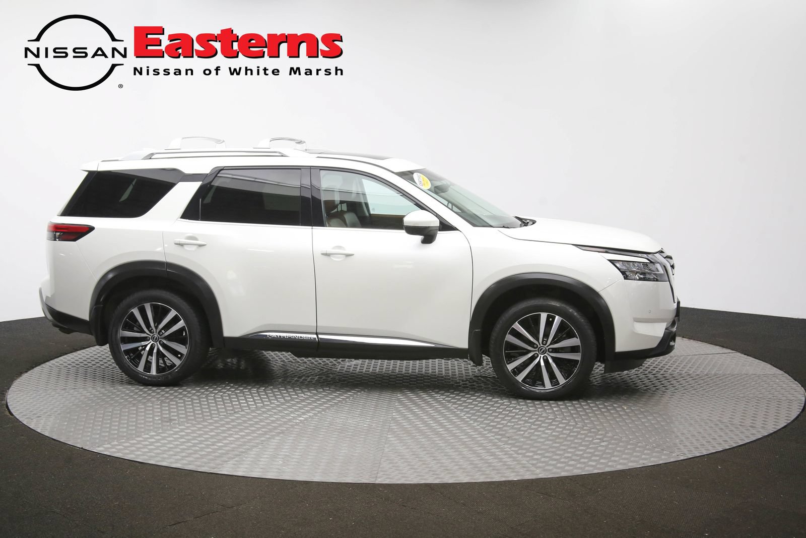 Used 2023 Nissan Pathfinder Platinum AWD/4WD image 49