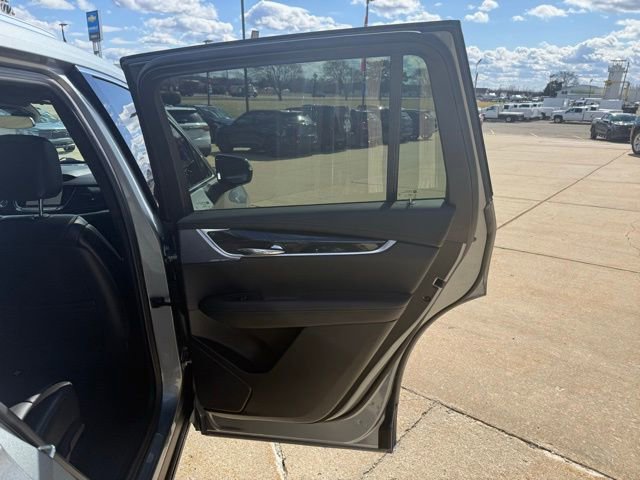 Used 2025 Cadillac XT6 Premium Luxury image 14