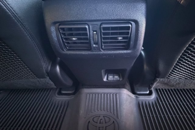 Used 2024 Toyota 4Runner TRD Off-Road Premium AWD/4WD image 36